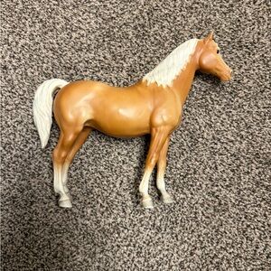 Vintage Breyer #8 Family Arabian Mare Matte Palomino, Bald Face For Socks.